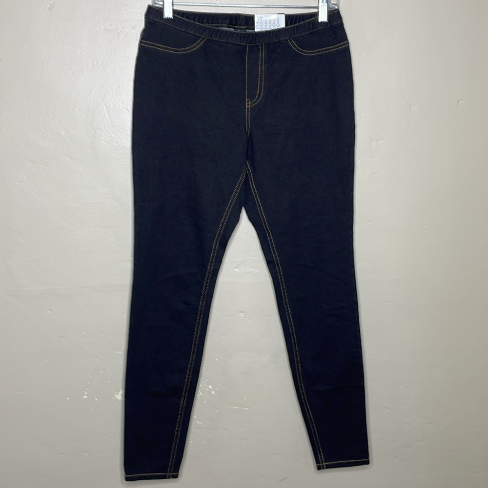 HUE Skinny Jean Leggings Black Stretchy Pull-On Stretchy Comfortable NWT Medium